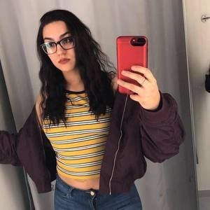 Meet your Posher, Alondra yoana